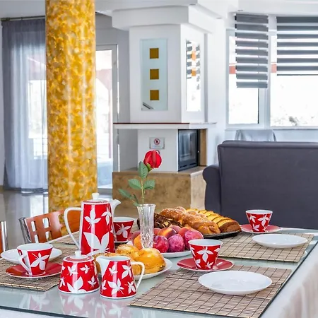 Di Georgia Villa *